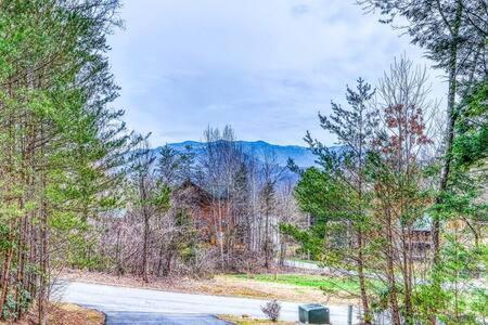 Vila The Great Escape - Min From Parkway With Hot Tub Gatlinburg Exteriér fotografie