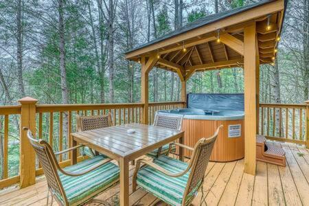Vila The Great Escape - Min From Parkway With Hot Tub Gatlinburg Exteriér fotografie