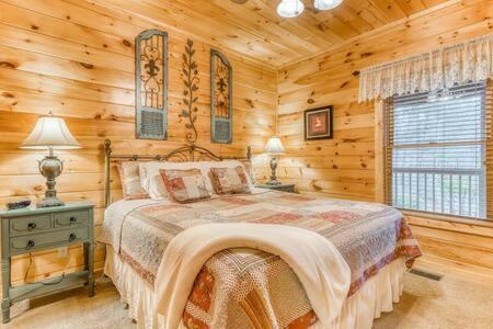 Vila The Great Escape - Min From Parkway With Hot Tub Gatlinburg Exteriér fotografie